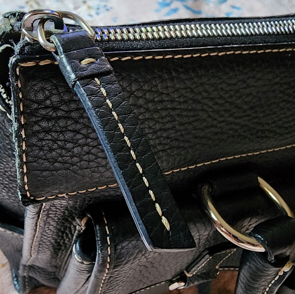 Vintage Dooney and Bourke.  Black  Very clean and well loved. - Picture 11 of 17